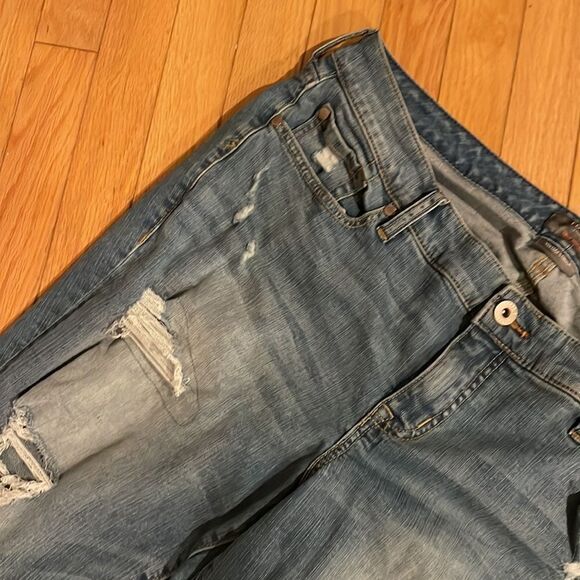 Torrid Vintage Stretch Crop Boyfriend Jeans 🌻 - Picture 4 of 8